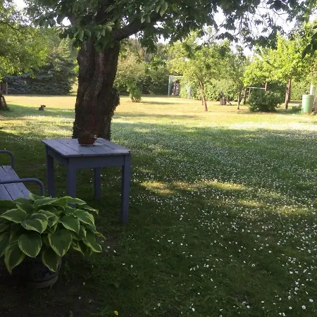 Lägenhet Mit Kamin Und Idyllischem Garten *