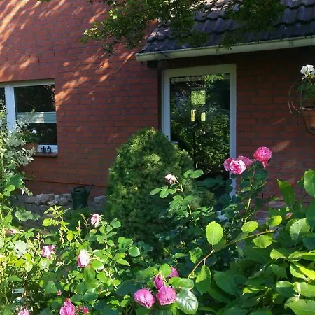 Lägenhet Mit Kamin Und Idyllischem Garten Fuenfseen